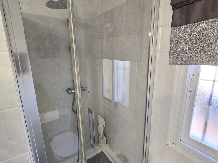 Image No.16-5 Bed Villa for sale