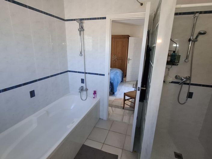 Image No.17-3 Bed Villa for sale