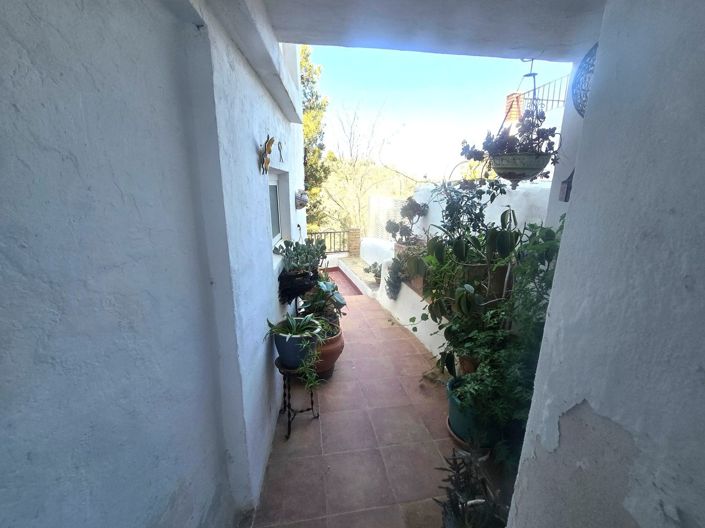 Image No.2-4 Bed Village House for sale