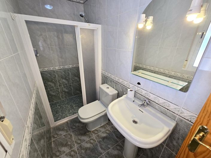 Image No.17-4 Bed Villa for sale