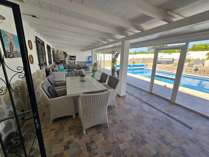 Image No.5-4 Bed Villa for sale