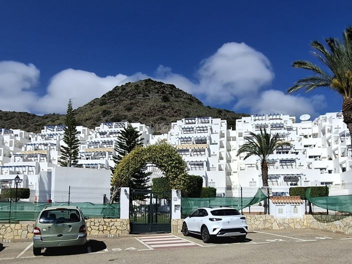 Image No.24-3 Bed Apartment for sale