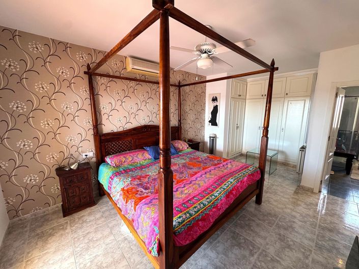 Image No.10-5 Bed Villa for sale