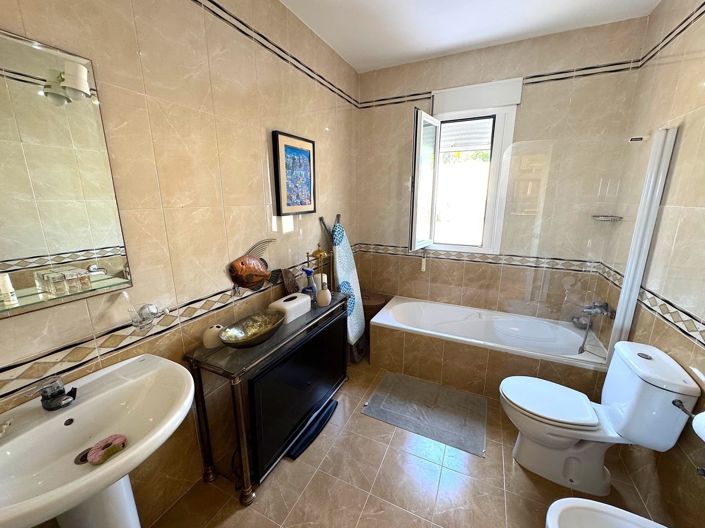 Image No.16-5 Bed Villa for sale