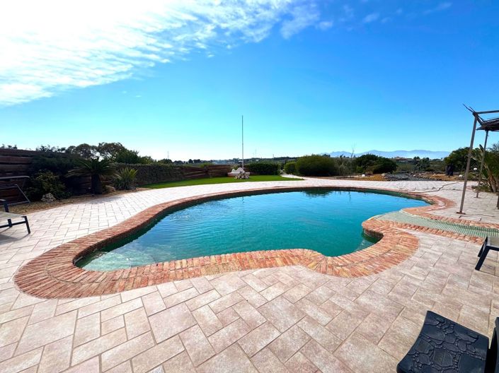 Image No.2-5 Bed Villa for sale