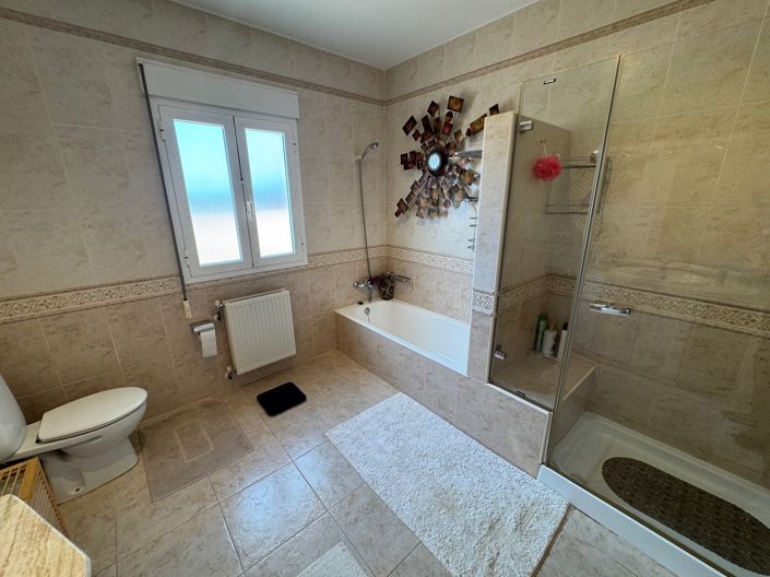 Image No.20-5 Bed Villa for sale