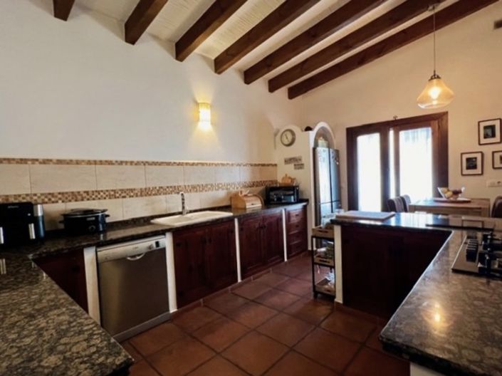 Image No.10-5 Bed Villa for sale