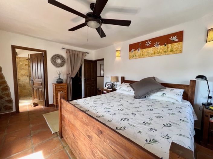 Image No.20-5 Bed Villa for sale