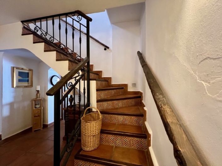 Image No.6-5 Bed Villa for sale