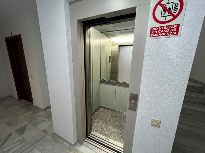 Image No.18-4 Bed Apartment for sale