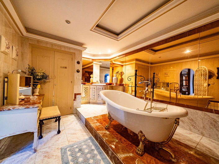 Image No.18-5 Bed Villa for sale