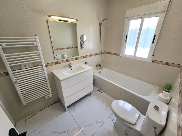 Image No.8-4 Bed Villa for sale