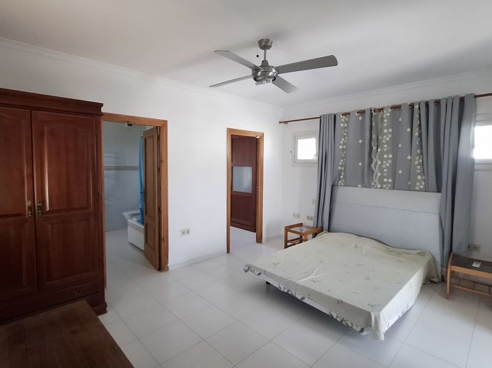 Image No.14-4 Bed Villa for sale