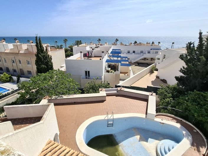 Image No.2-4 Bed Villa for sale