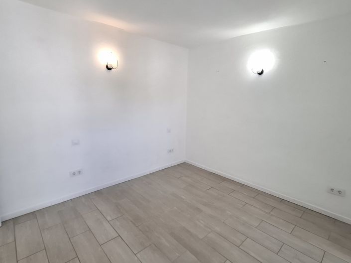 Image No.23-2 Bed Apartment for sale