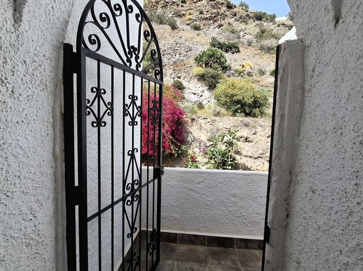 Image No.26-2 Bed Apartment for sale