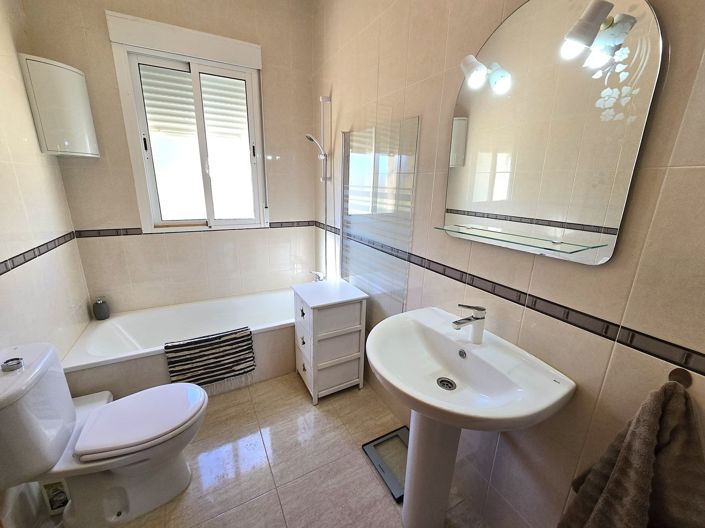 Image No.12-3 Bed Villa for sale