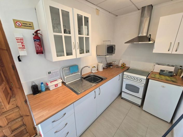 Image No.19-6 Bed Property for sale