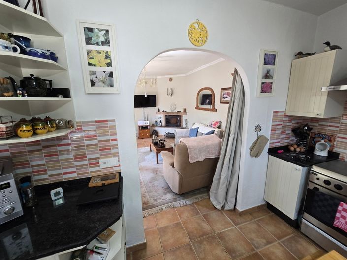 Image No.20-6 Bed Property for sale