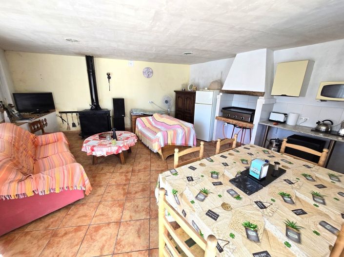 Image No.21-6 Bed Property for sale