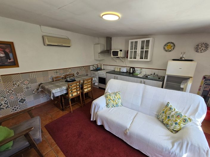 Image No.23-6 Bed Property for sale