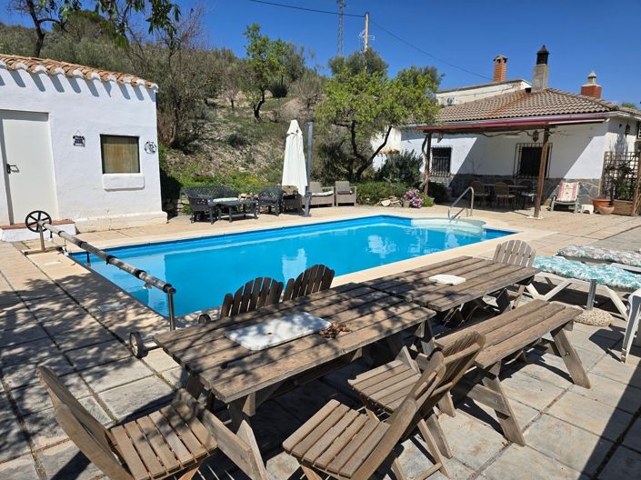 Image No.25-6 Bed Property for sale