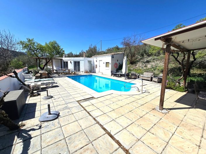 Image No.26-6 Bed Property for sale