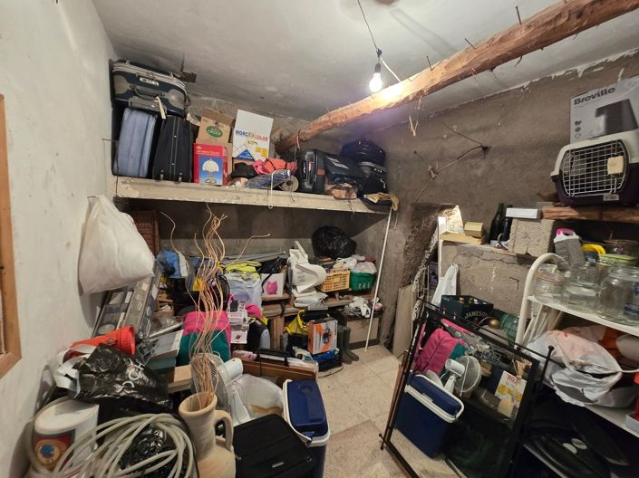 Image No.28-6 Bed Property for sale