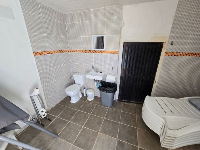 Image No.29-6 Bed Property for sale