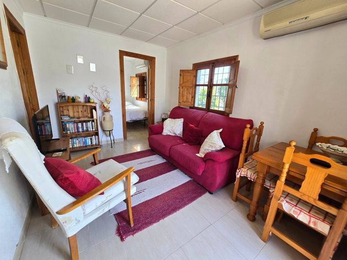 Image No.5-6 Bed Property for sale