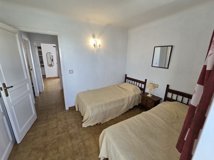 Image No.15-3 Bed Property for sale