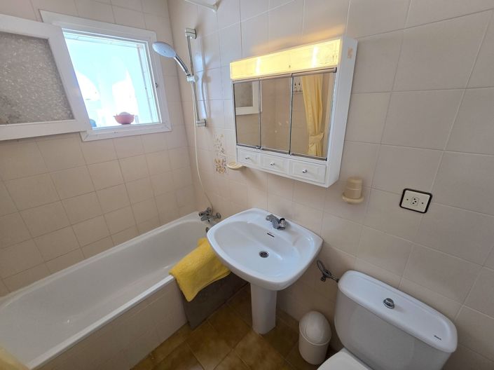 Image No.18-3 Bed Property for sale