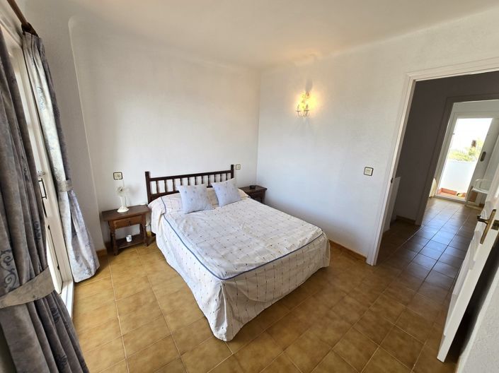 Image No.20-3 Bed Property for sale