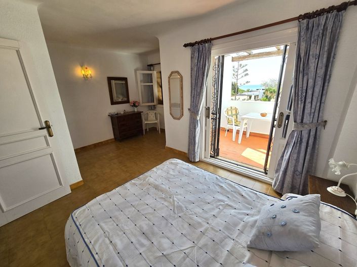 Image No.22-3 Bed Property for sale