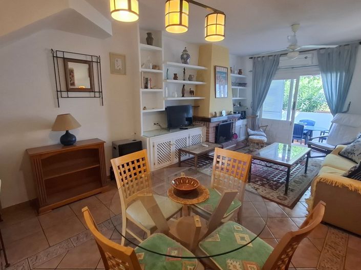 Image No.10-2 Bed Property for sale