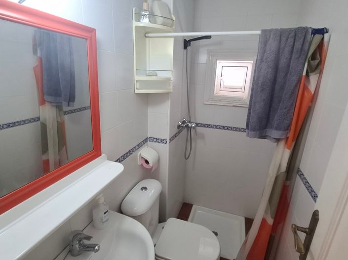 Image No.17-2 Bed Property for sale