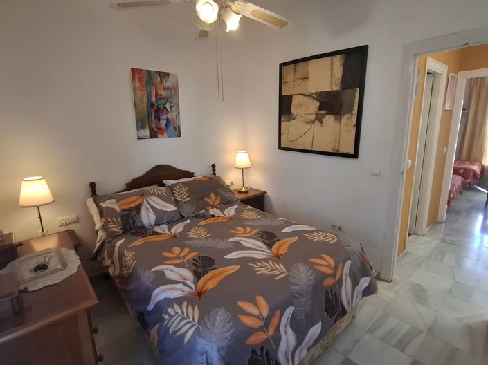 Image No.20-2 Bed Property for sale