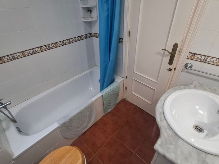 Image No.23-2 Bed Property for sale