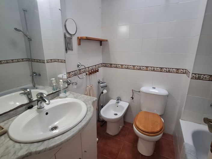 Image No.24-2 Bed Property for sale