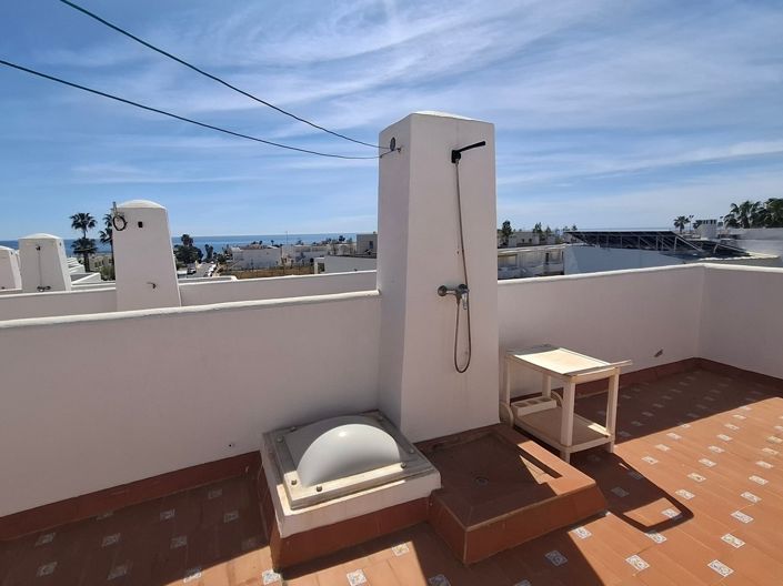 Image No.28-2 Bed Property for sale
