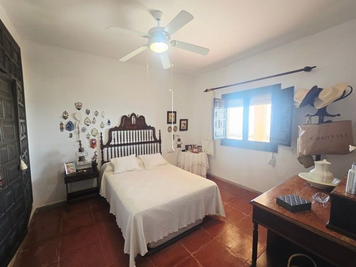 Image No.8-4 Bed Villa for sale