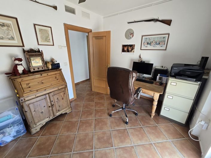 Image No.15-4 Bed Villa for sale
