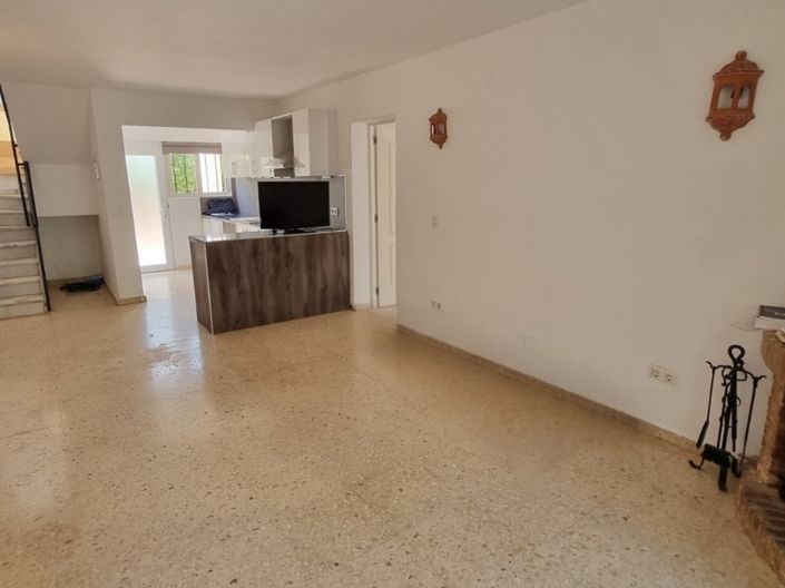 Image No.10-2 Bed Property for sale