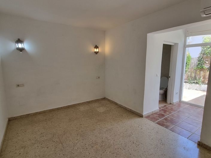 Image No.21-2 Bed Property for sale