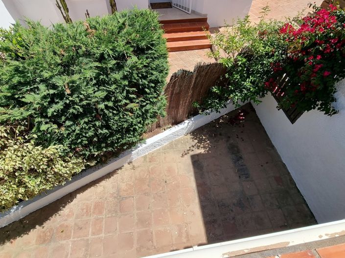 Image No.4-2 Bed Property for sale