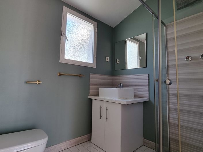 Image No.8-2 Bed Property for sale
