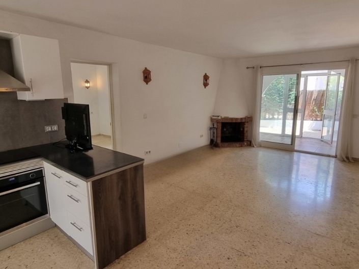 Image No.9-2 Bed Property for sale