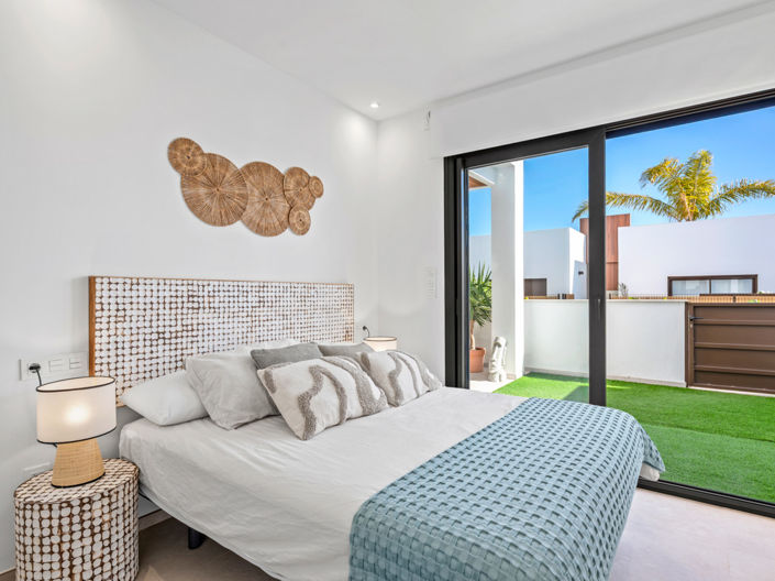 Image No.18-3 Bed Apartment for sale
