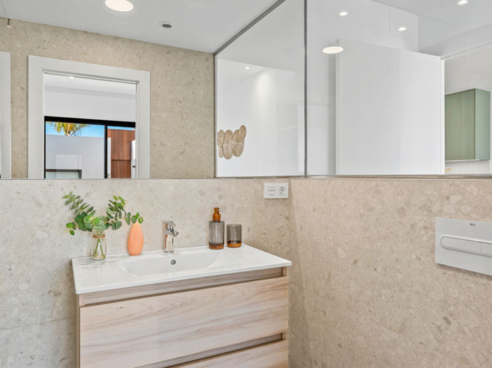 Image No.20-2 Bed Apartment for sale