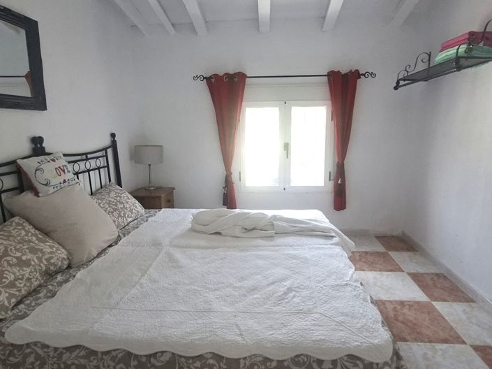 Image No.16-4 Bed Property for sale
